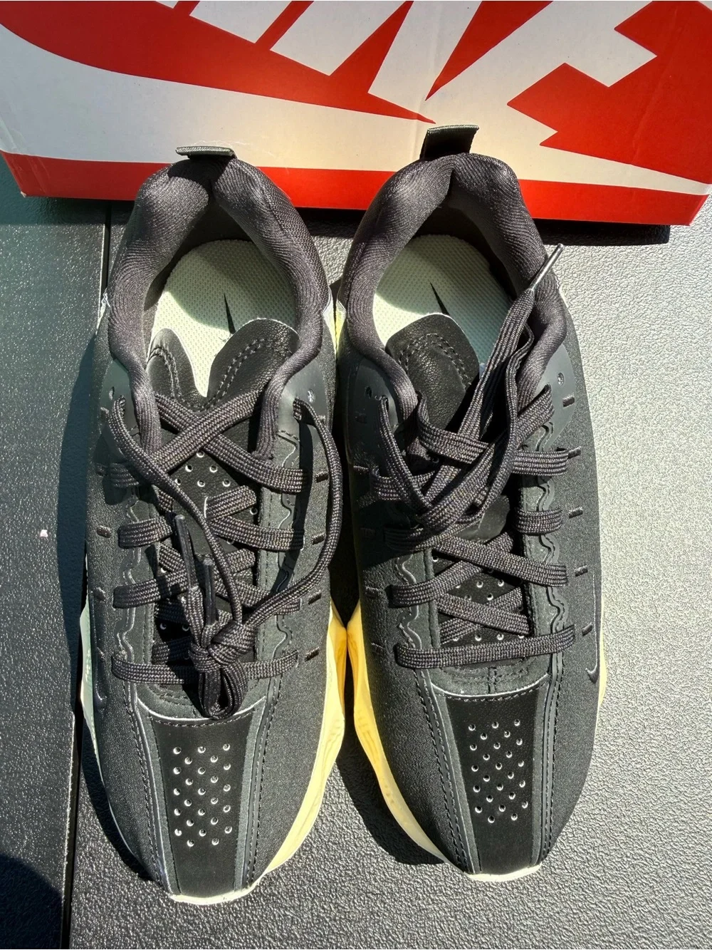New Nike Ava Rover 4Y Black/Yellow Sneakers